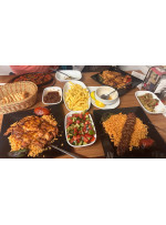 Ortaklar Kebap Restaurant  <br />
Binbirdirek, Peykhane Cd. No:27/a, 34122 Fatih/İstanbul  <br />
От Голубой мечети 3–5 минут пешком  <br />
Порции большие, готовят быстро и очень вкусно. Нет сервисного сбора. Ужин на четверых